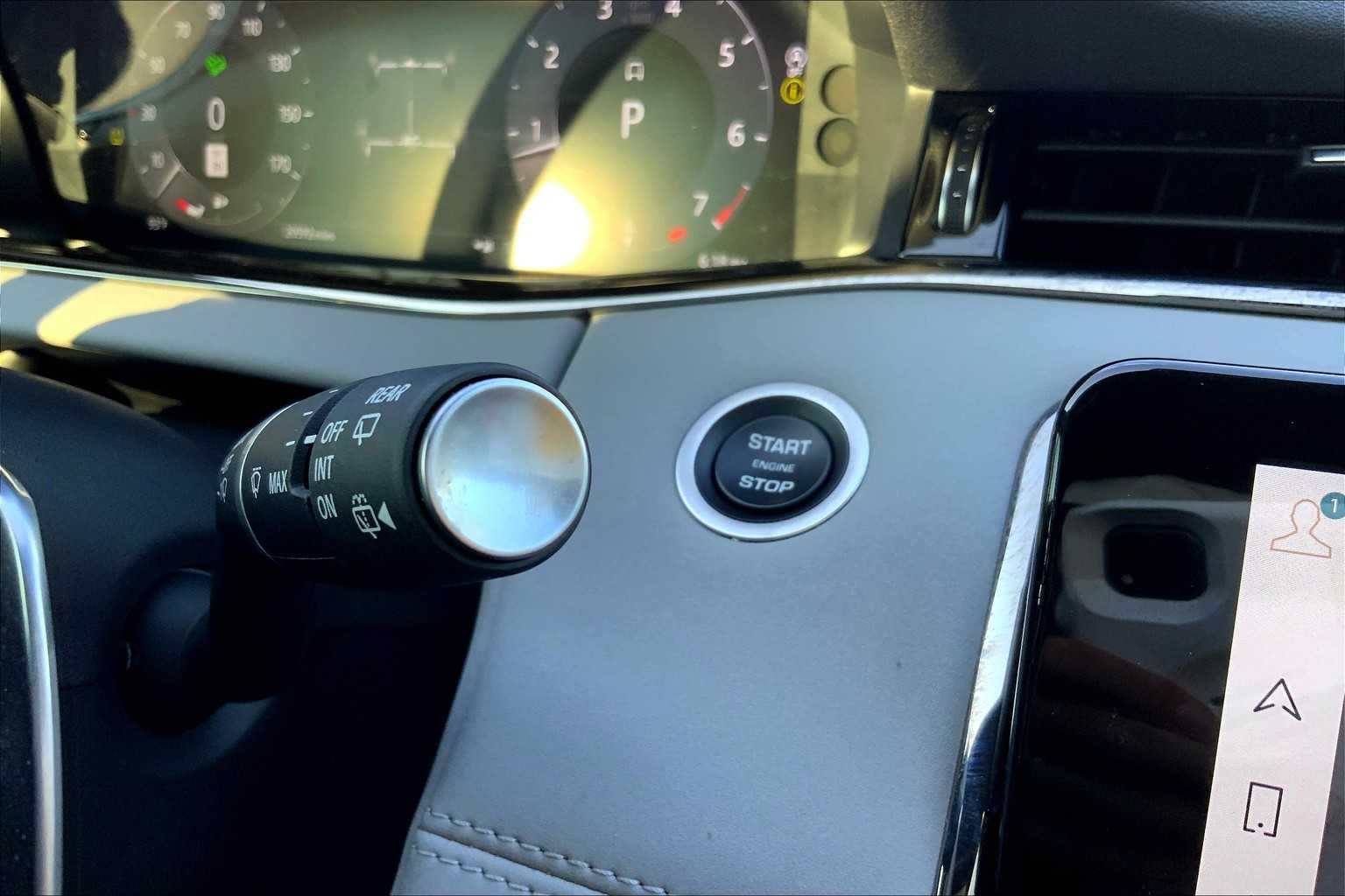 2023 Land Rover Range Rover Evoque R-Dynamic SE photo 28