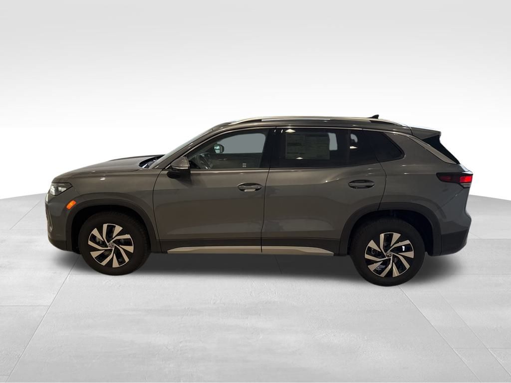 2025 Volkswagen Tiguan S photo 2