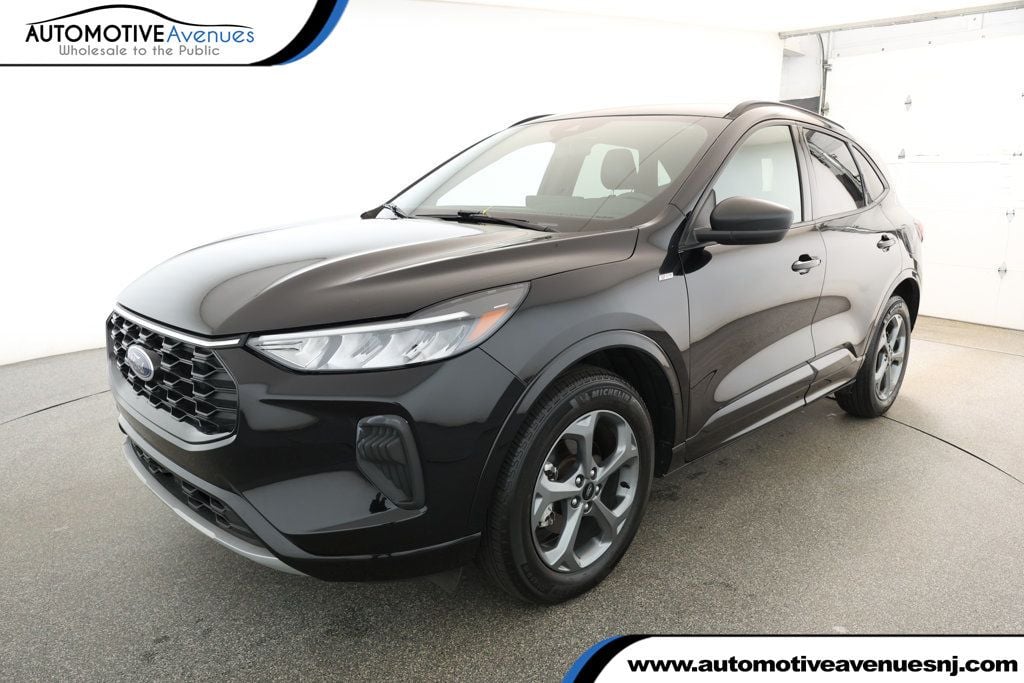 2023 Ford Escape ST-Line's photo