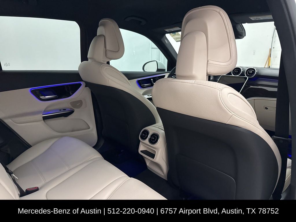 2025 Mercedes Benz GLC 300 photo 20