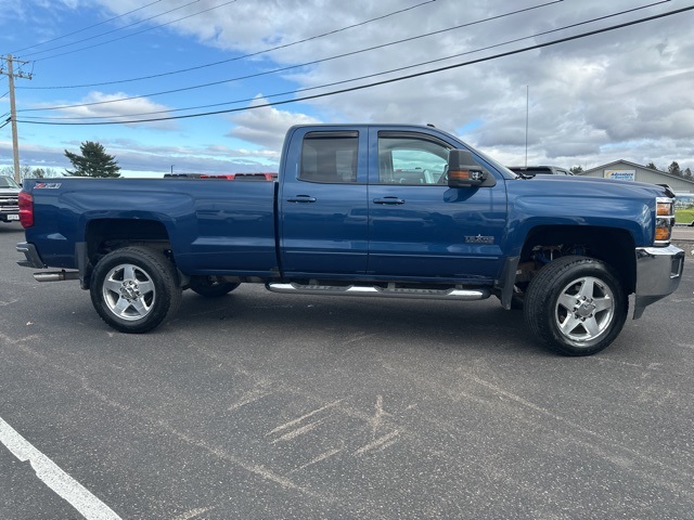 2016 Chevrolet Silverado 3500HD LT photo 2
