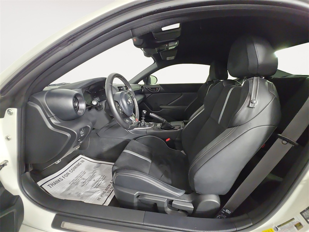 2024 Toyota GR86 Premium photo 9