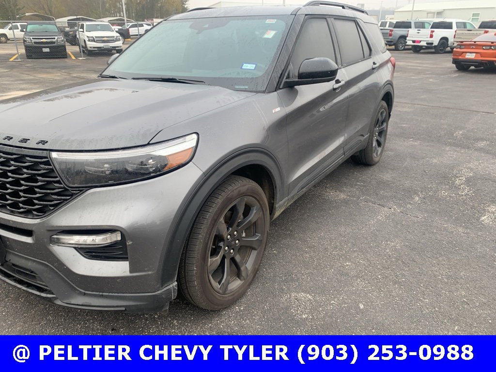 2023 Ford Explorer ST-LINE's photo