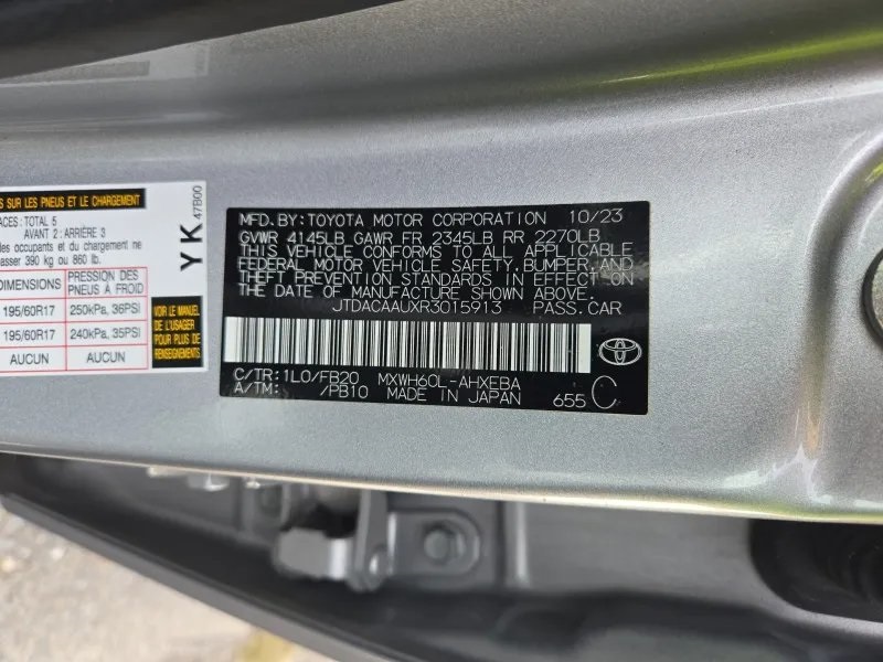 2024 Toyota Prius Limited photo 9