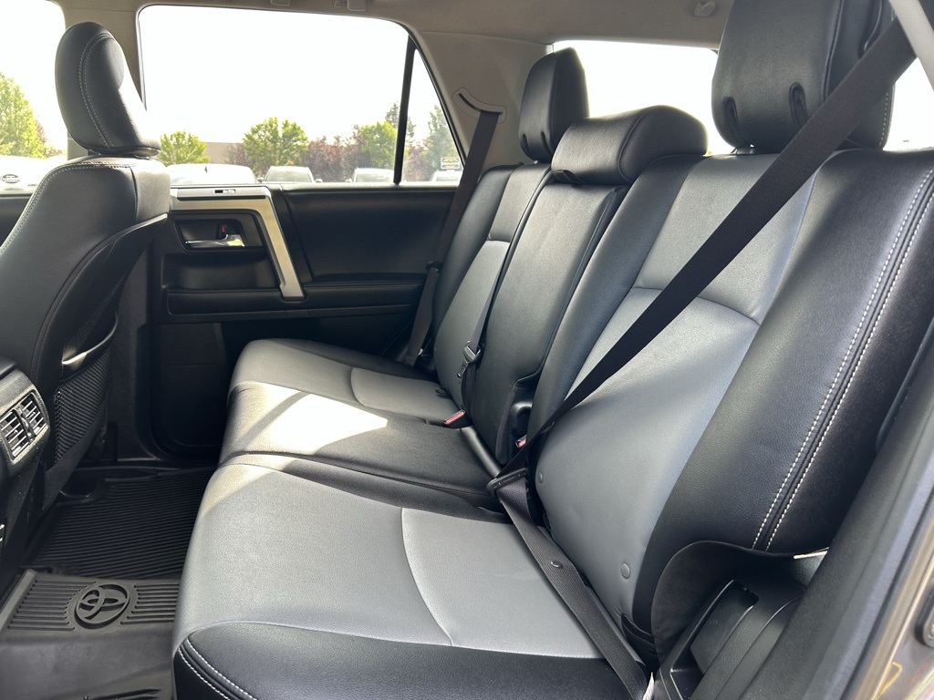 2019 Toyota 4Runner SR5 Premium photo 25