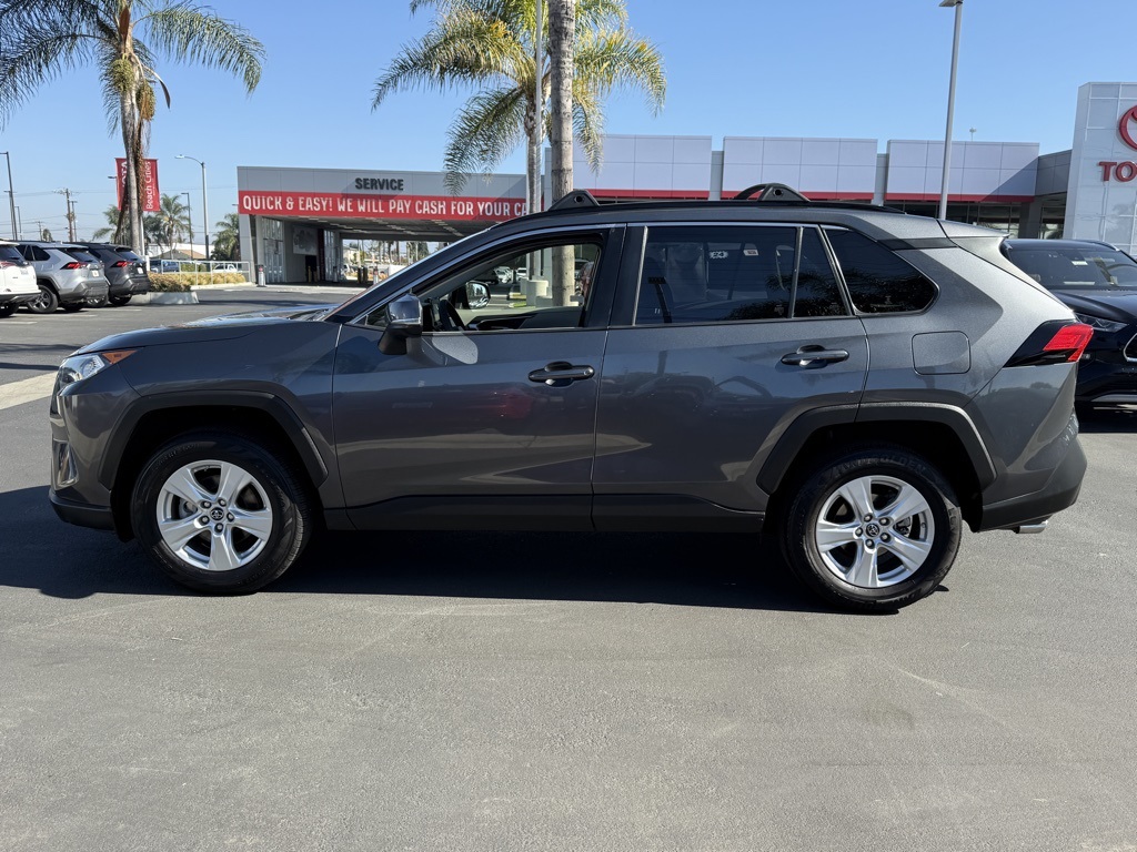 2019 Toyota RAV4 XLE photo 4