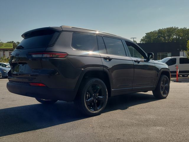 2025 Jeep Grand Cherokee Limited photo 3