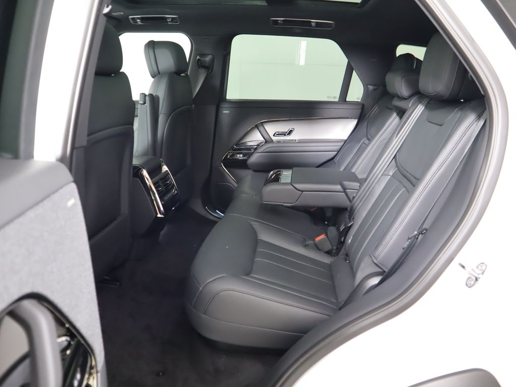 2025 Land Rover Range Rover Sport SE photo 21