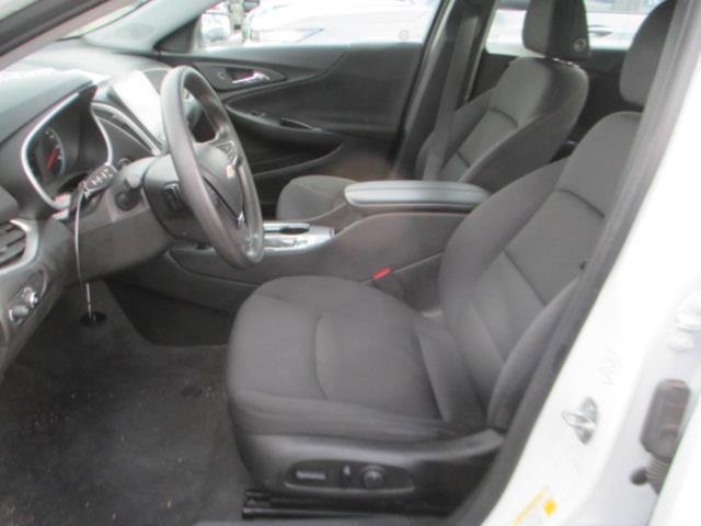 2023 Chevrolet Malibu 1LT photo 4