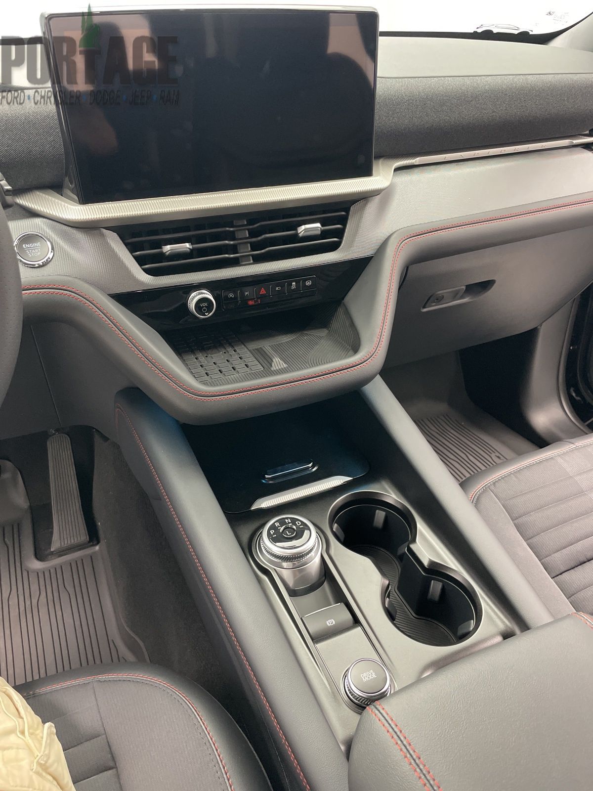 2025 Ford Explorer ST-Line photo 15