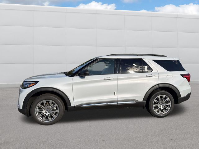 2025 Ford Explorer photo 2
