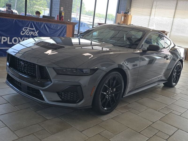 2025 Ford Mustang GT Premium photo 7