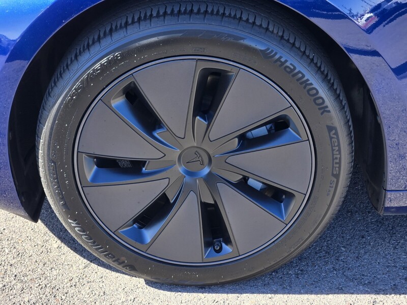 2024 Tesla Model 3 photo 9