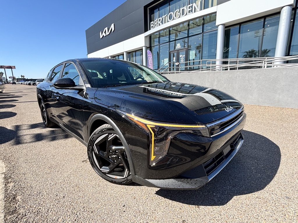 2025 Kia K4 EX's photo