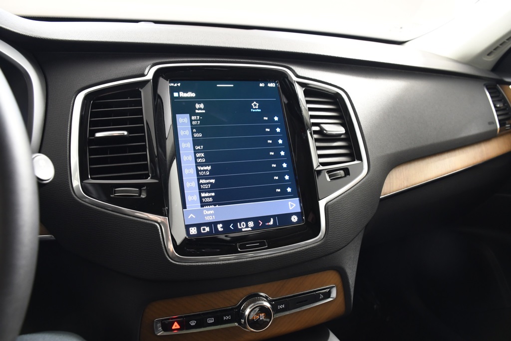 2024 Volvo XC90 B5 Plus photo 28
