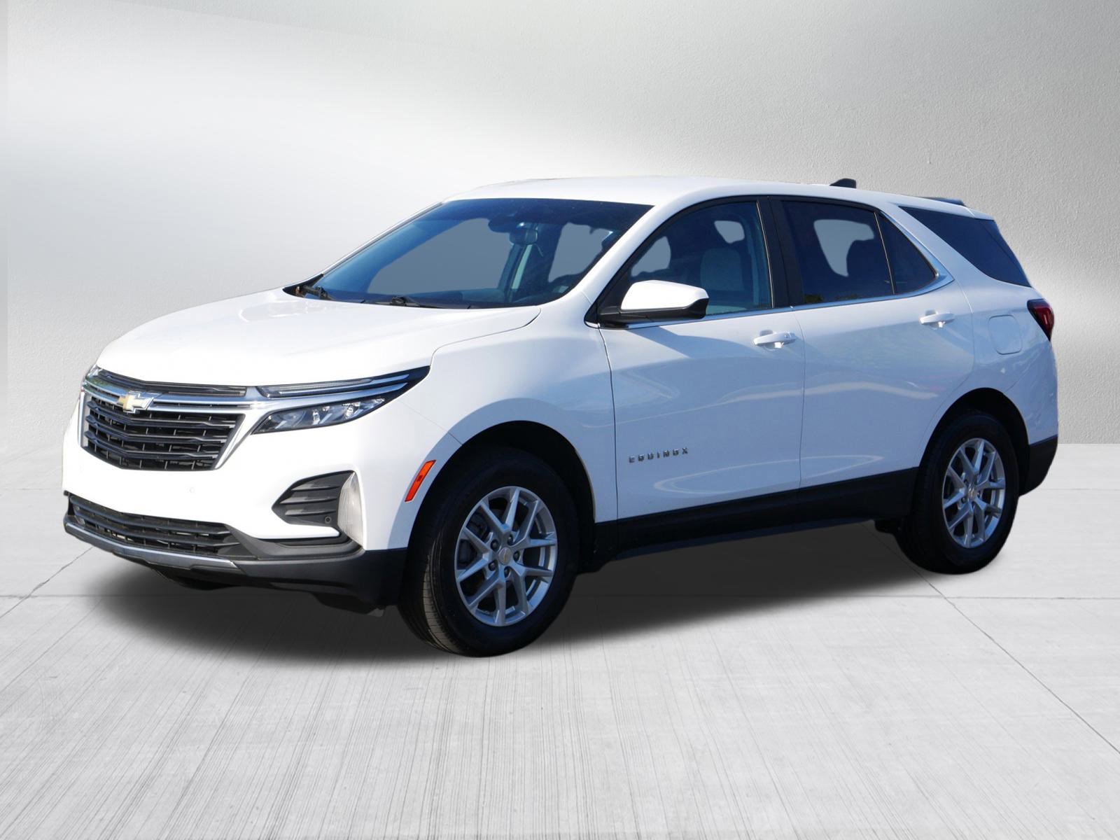 2023 Chevrolet Equinox LT photo 3