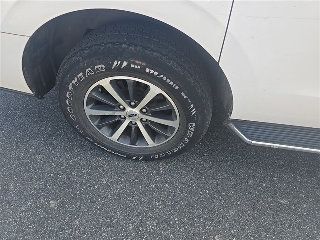 2019 Ford Expedition MAX XLT photo 14