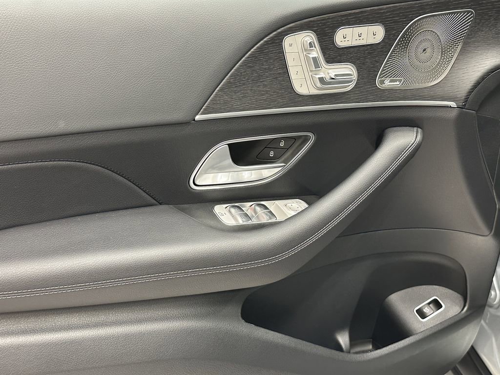 2026 Mercedes Benz GLS 450 4MATIC photo 10