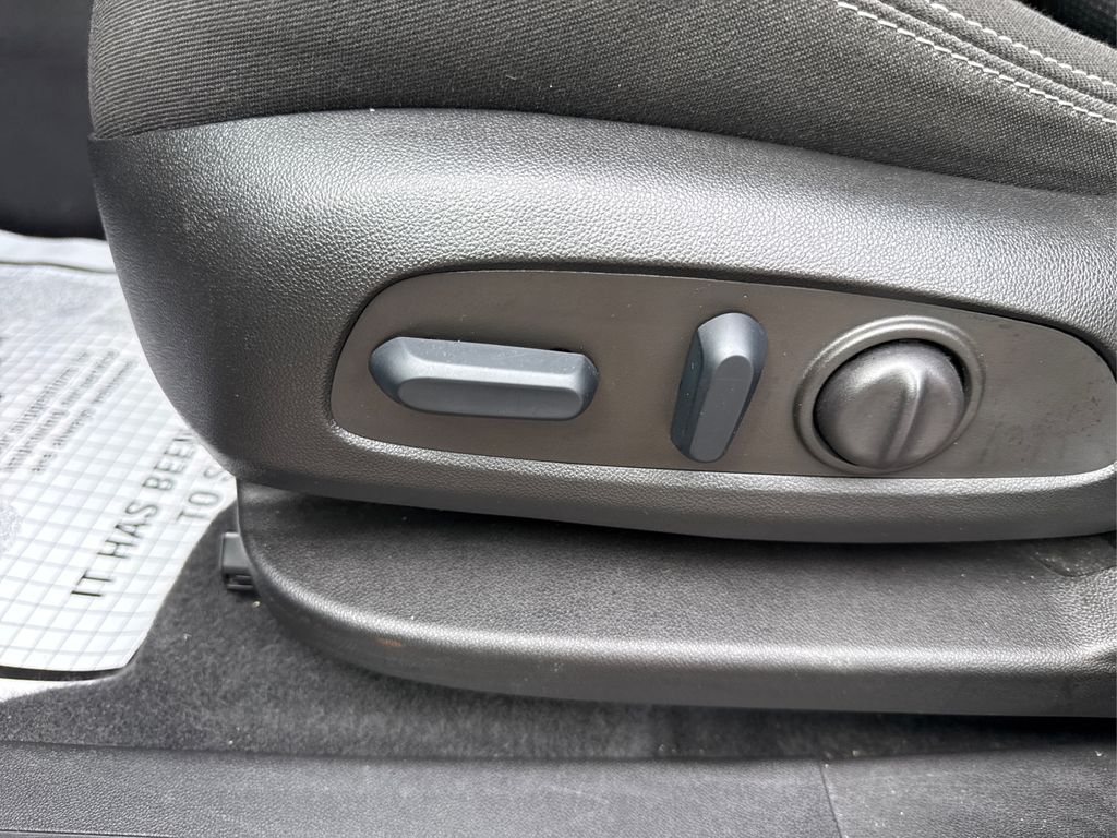 2023 Gmc Terrain SLE photo 38