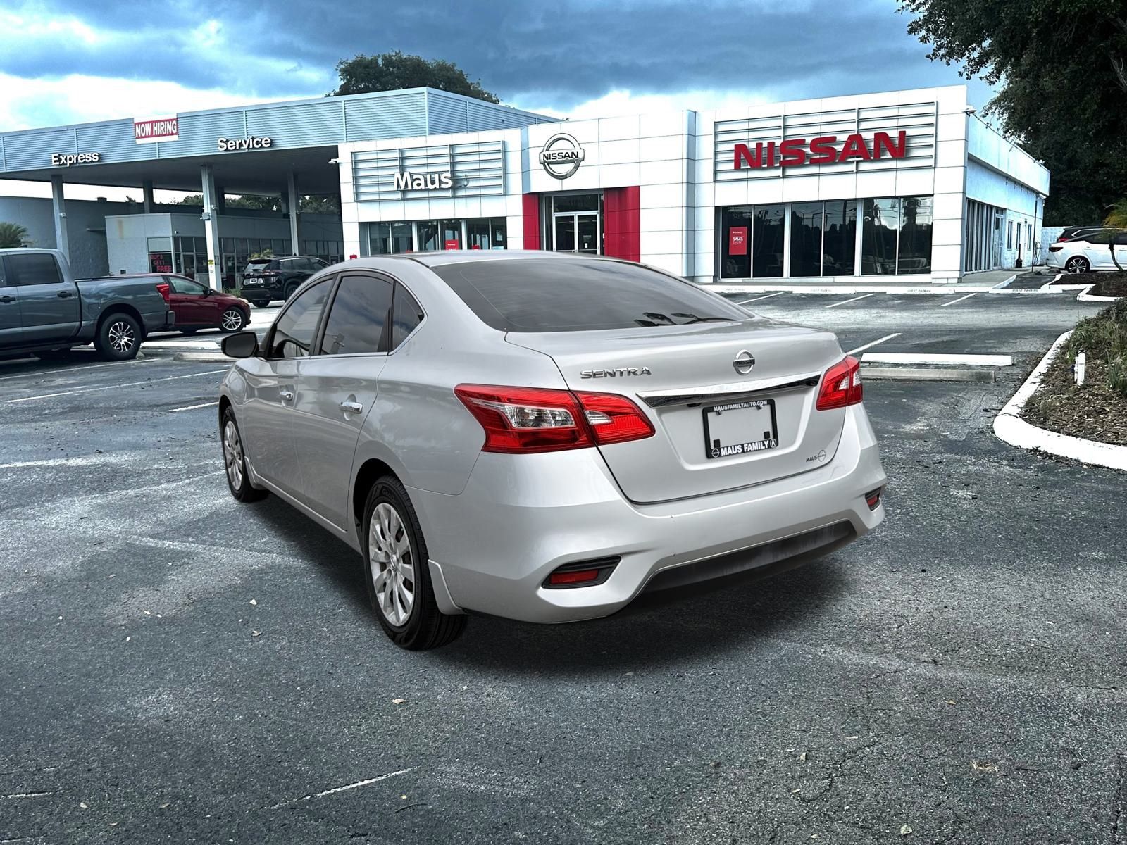 2018 Nissan Sentra S photo 4