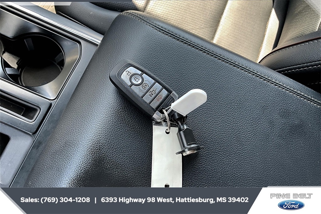 2023 Ford F-150 Lariat photo 9