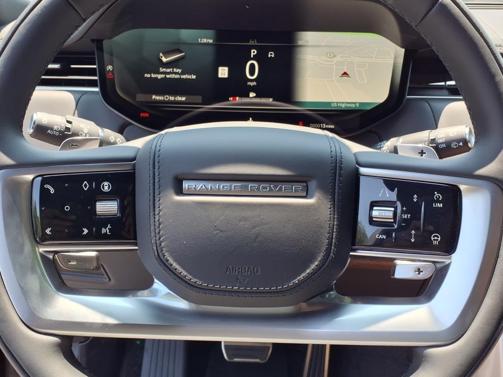 2025 Land Rover Range Rover SE photo 10