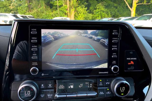 2021 Toyota Highlander L photo 23