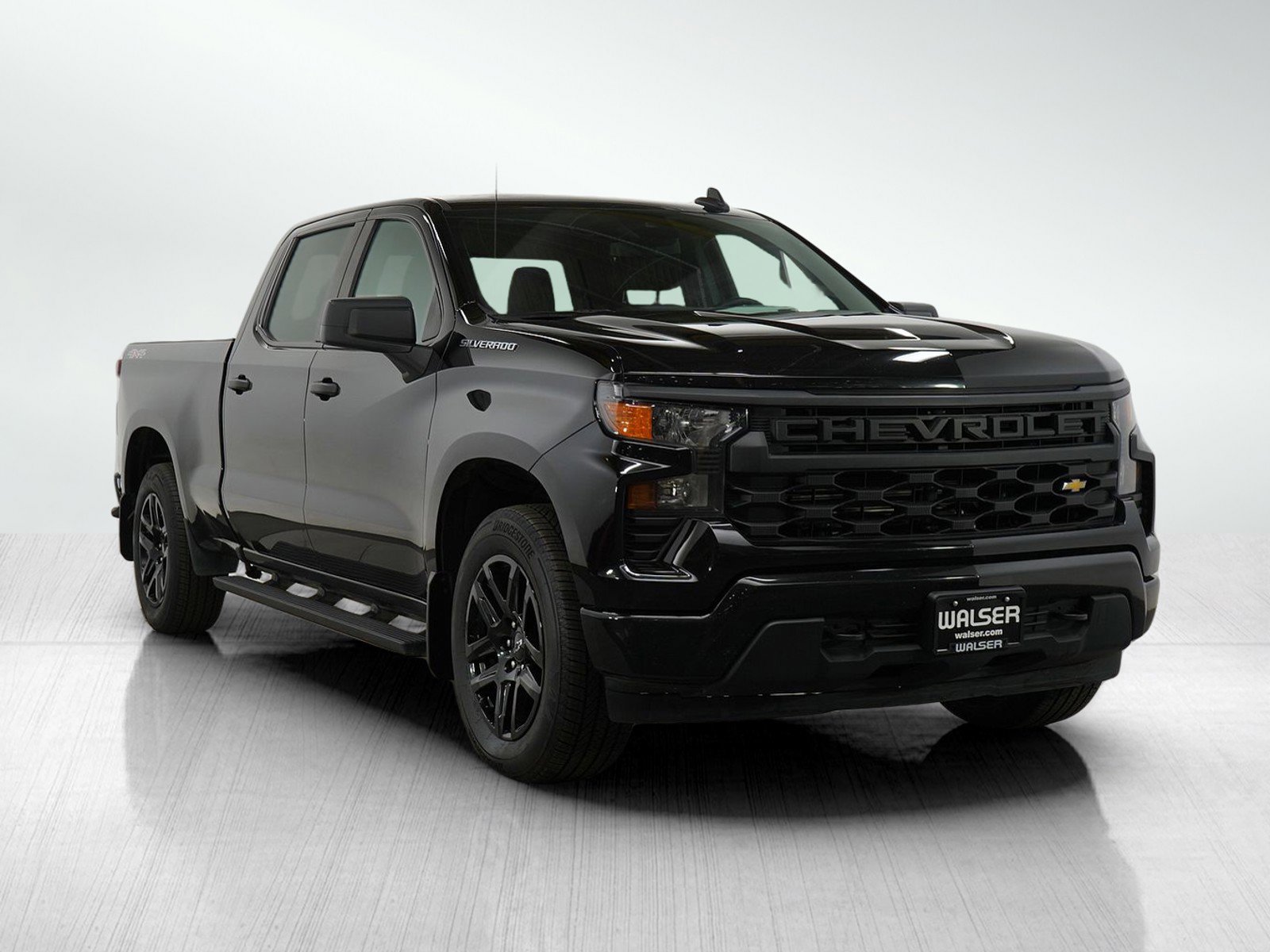 2023 Chevrolet Silverado 1500 Custom photo 3