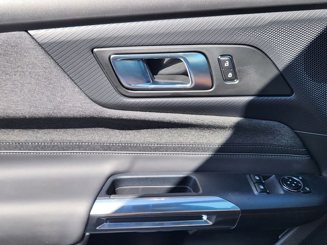 2025 Ford Mustang EcoBoost photo 20