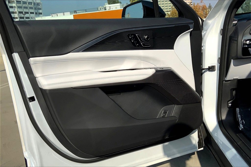 2025 Cadillac Lyriq Sport photo 10
