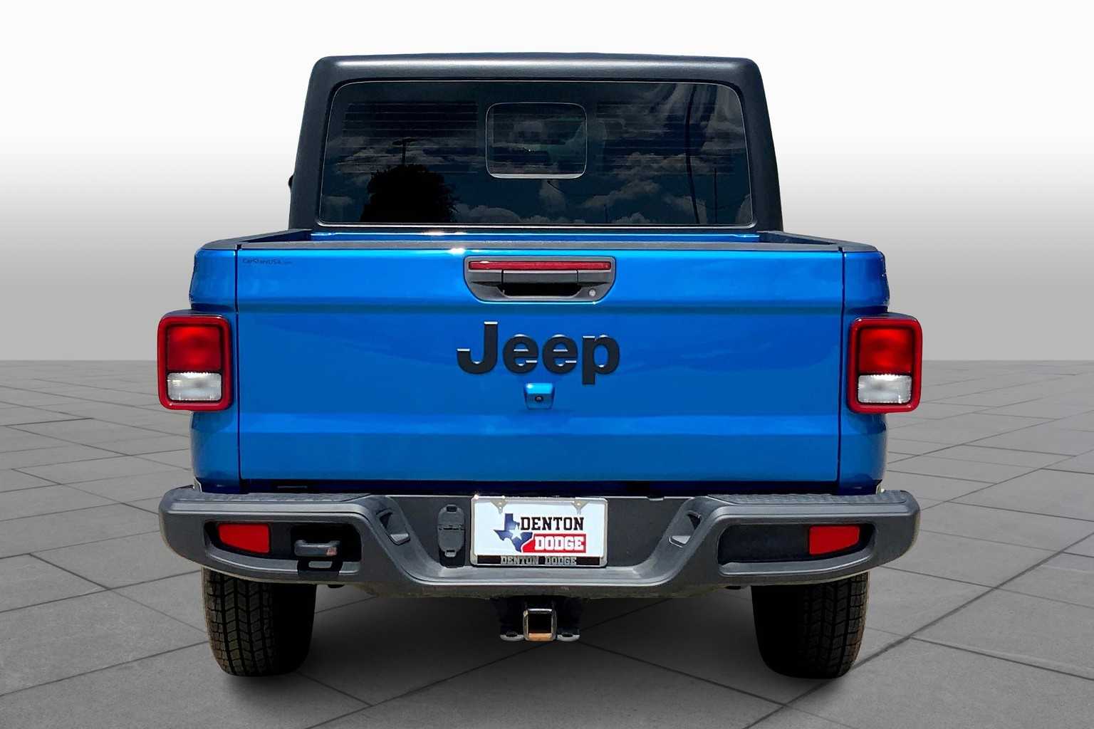 2020 Jeep Gladiator Sport photo 4