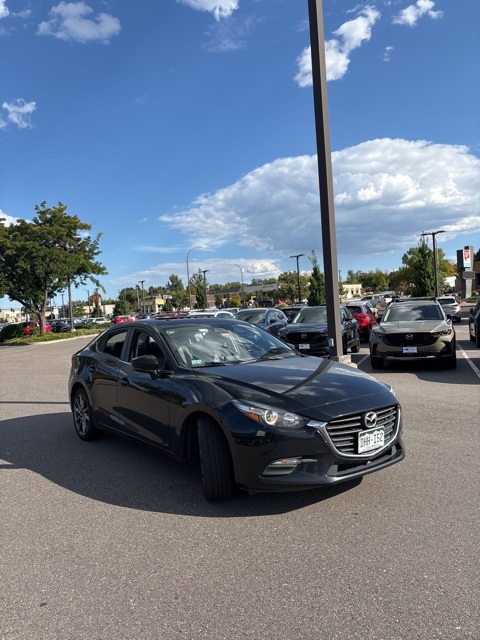 2018 Mazda Mazda3 Touring photo 4