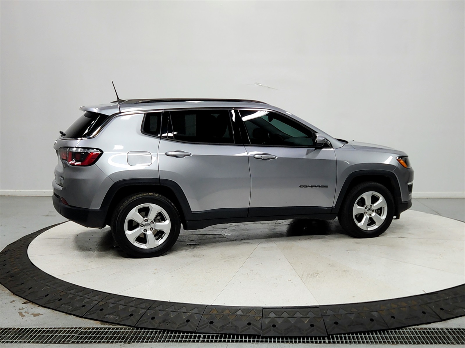 2018 Jeep Compass Latitude photo 8