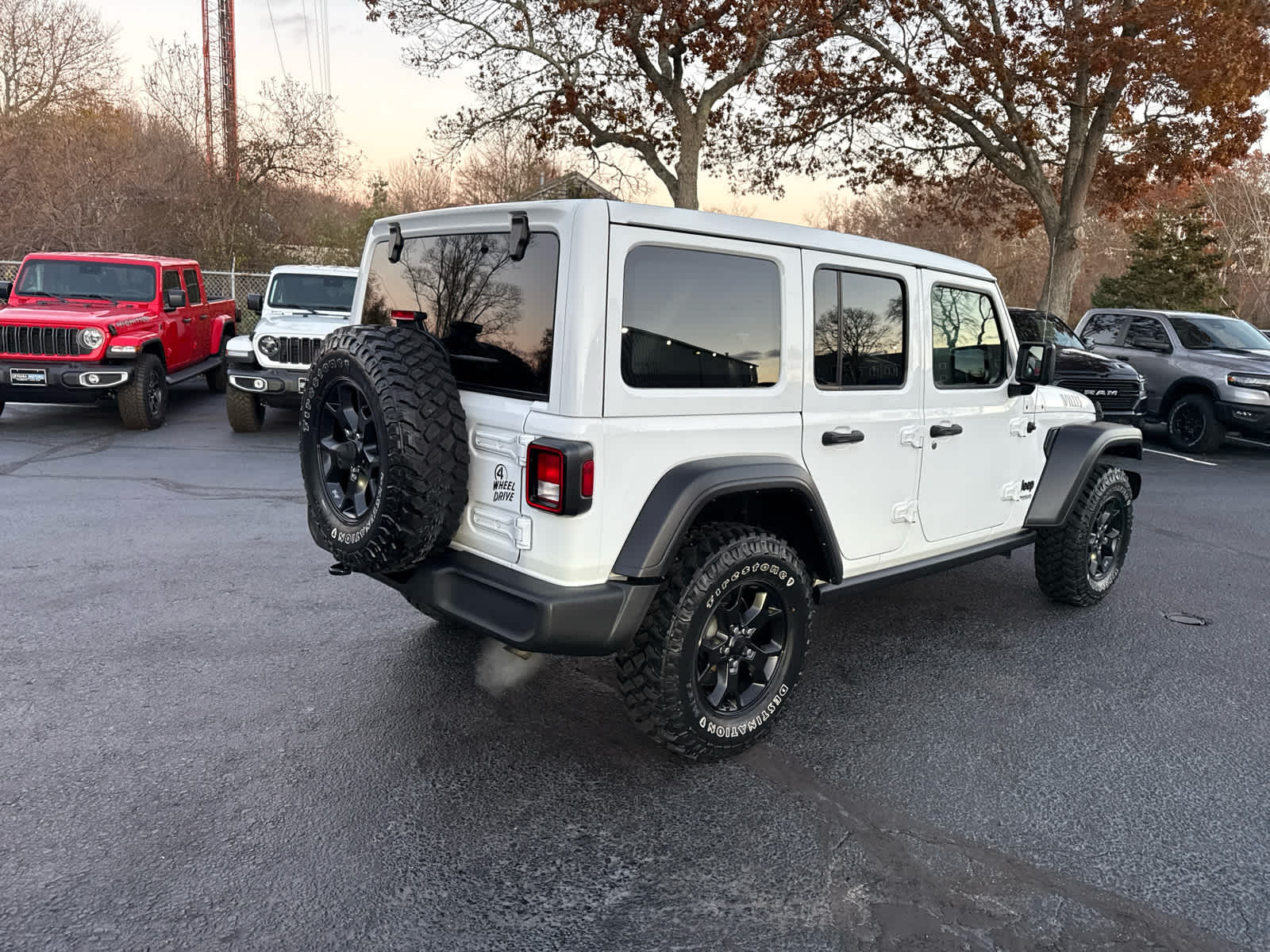 2022 Jeep Wrangler Unlimited Willys photo 2