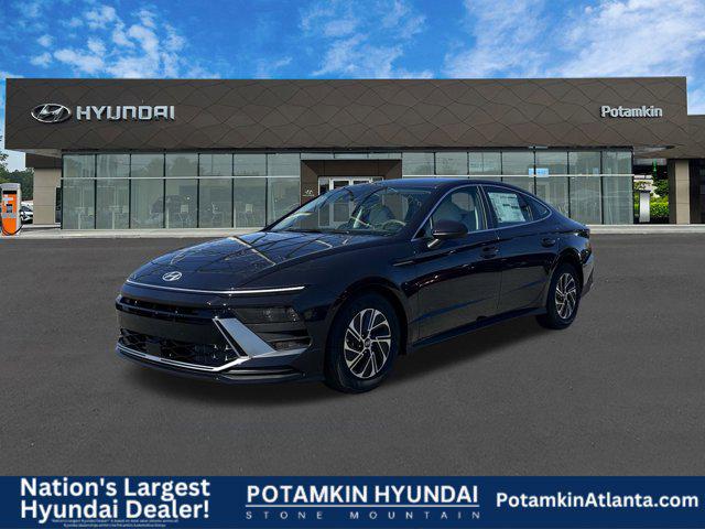 2026 Hyundai Sonata Hybrid Blue's photo