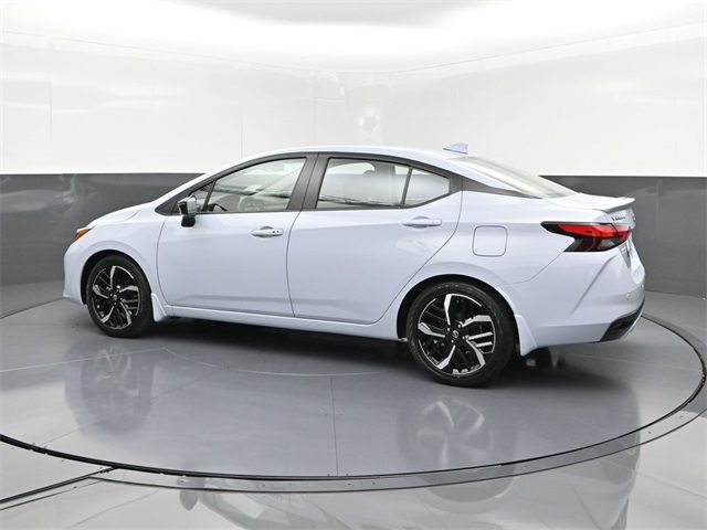 2025 Nissan Versa 1.6 SR photo 3