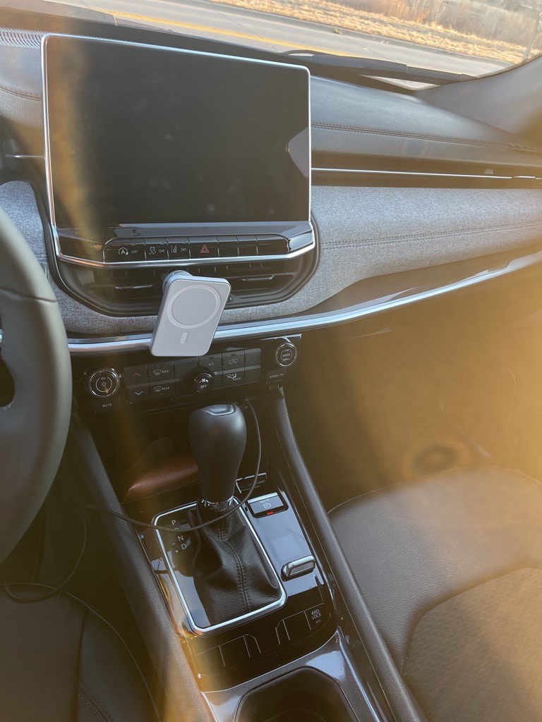 2024 Jeep Compass Latitude photo 2