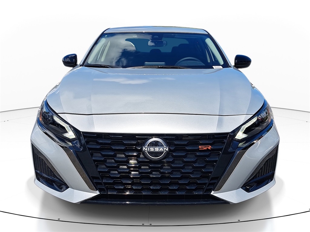 2025 Nissan Altima 2.5 SR photo 3
