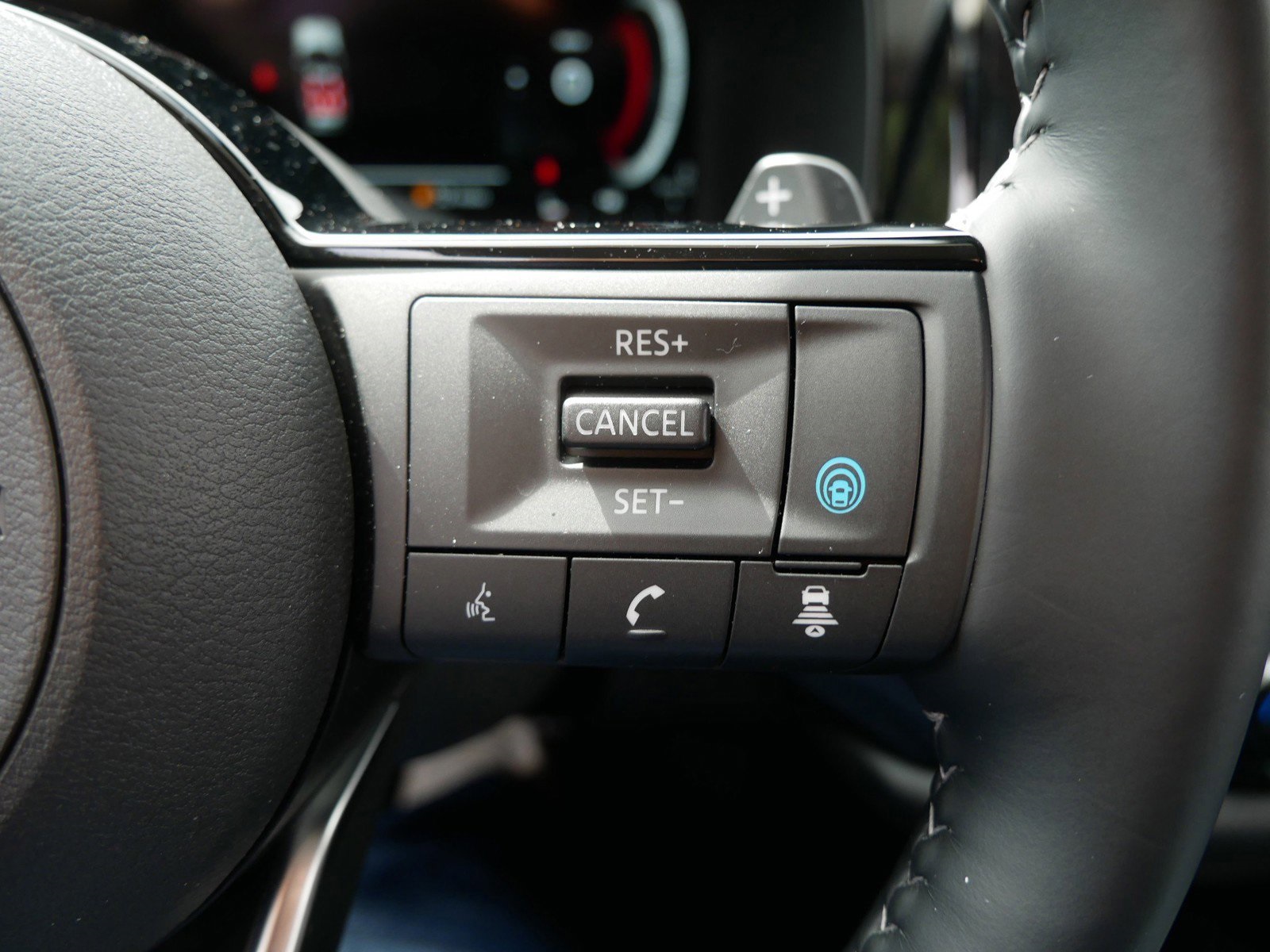 2025 Nissan Pathfinder Platinum photo 19