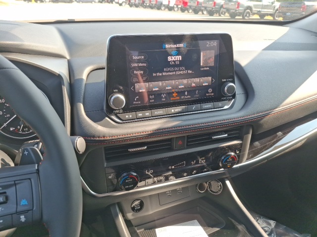 2026 Nissan Rogue SV photo 17