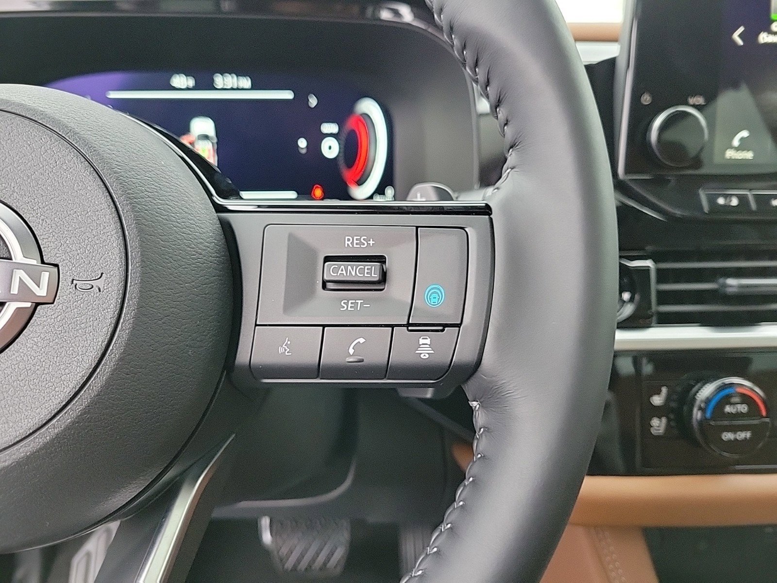 2025 Nissan Pathfinder Platinum photo 21