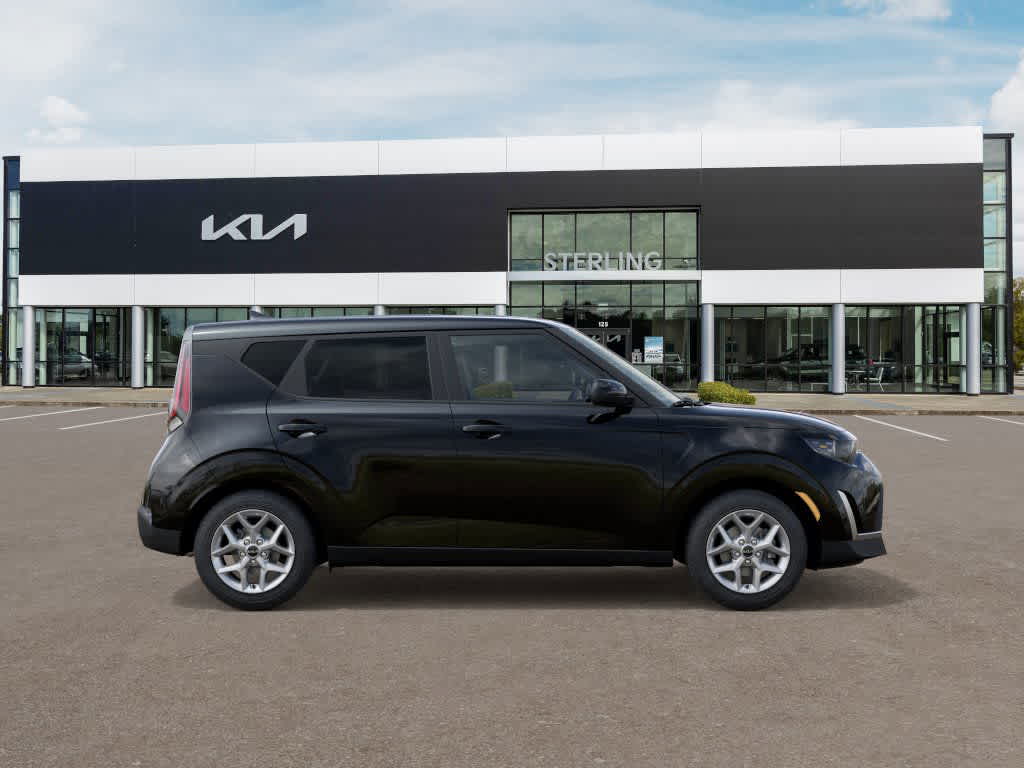 2025 Kia Soul LX S photo 3