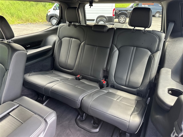 2024 Jeep Grand Wagoneer II photo 12