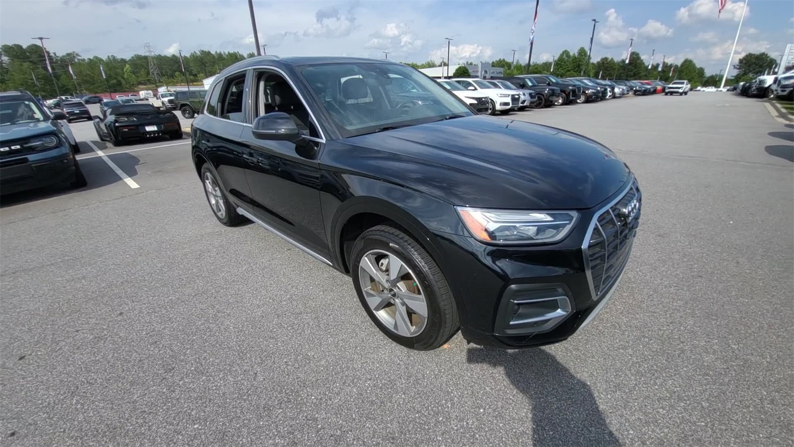 2023 Audi Q5 40 Premium photo 2