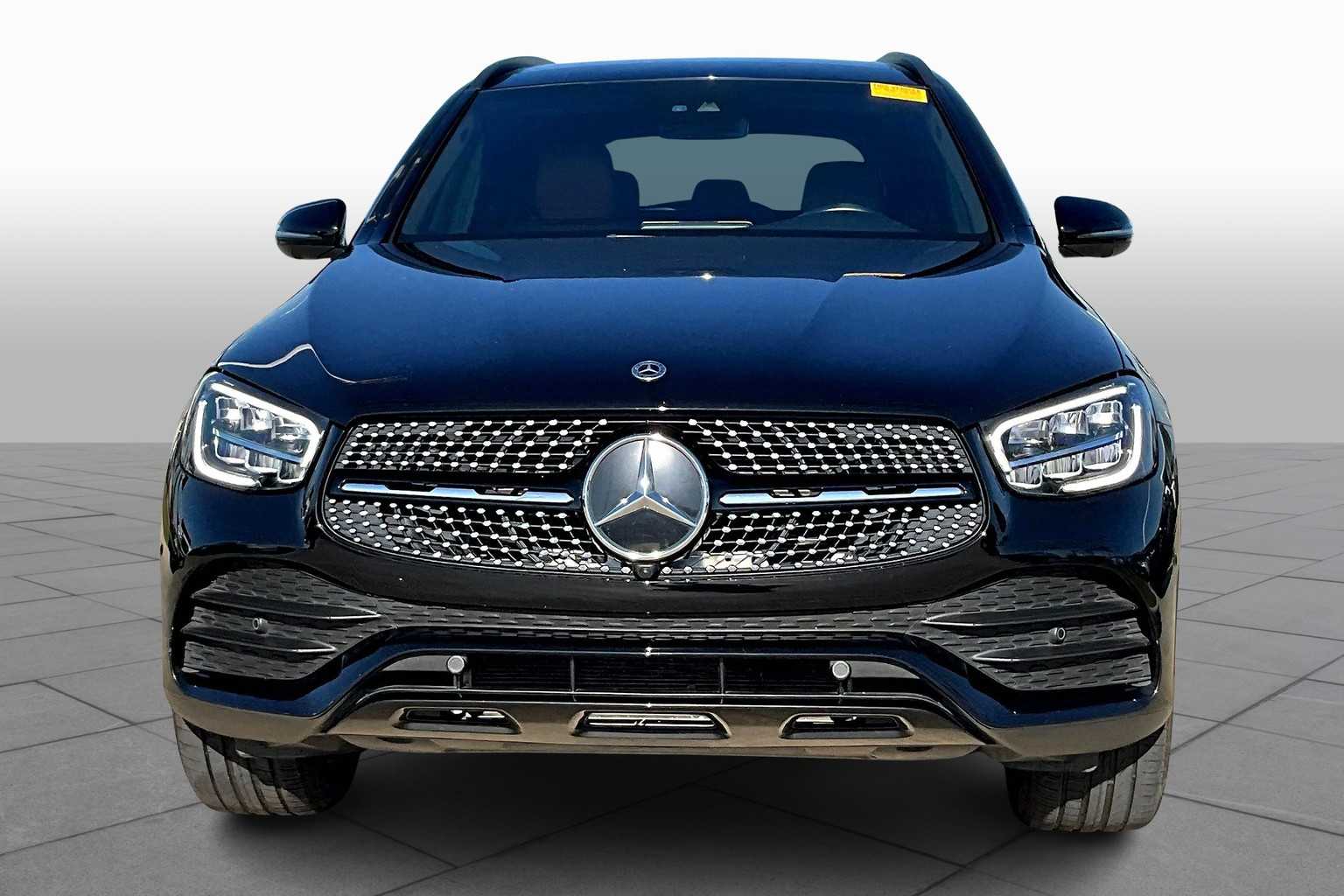2022 Mercedes Benz GLC 300 photo 3