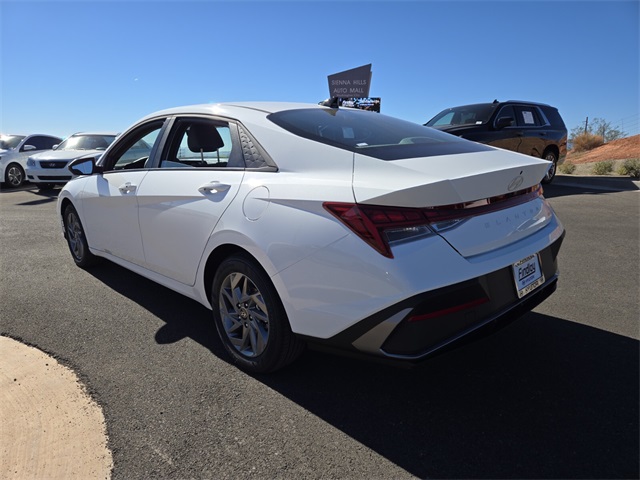 2026 Hyundai Elantra Hybrid Blue photo 4