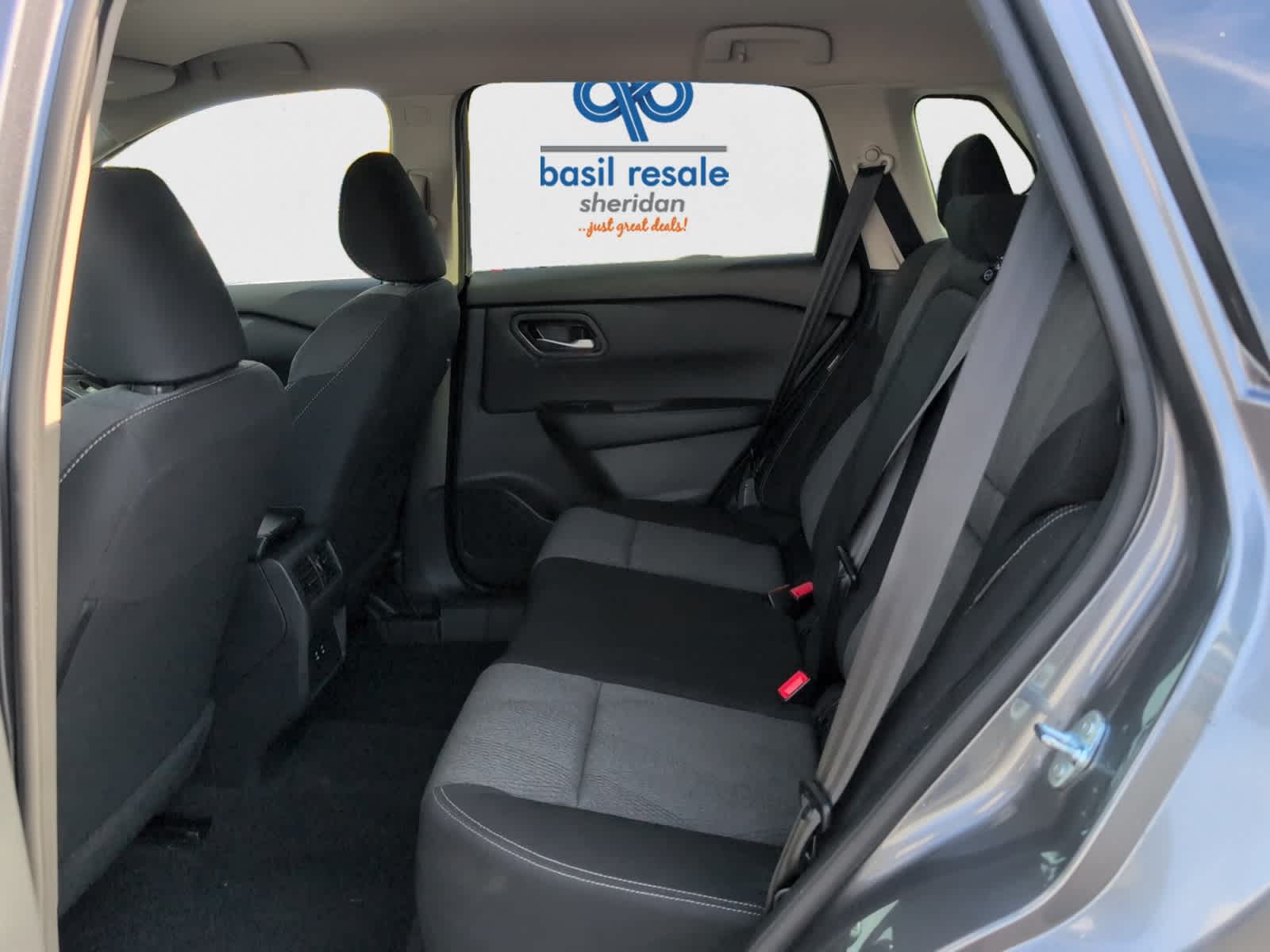 2025 Nissan Rogue SV photo 15