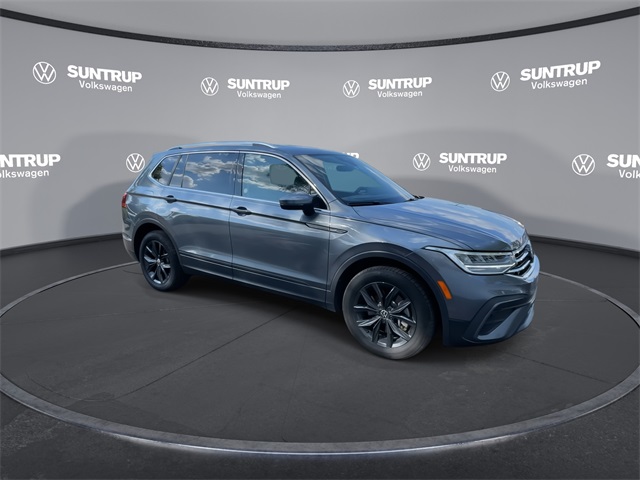 2024 Volkswagen Tiguan SE Wolfsburg Edition photo 2