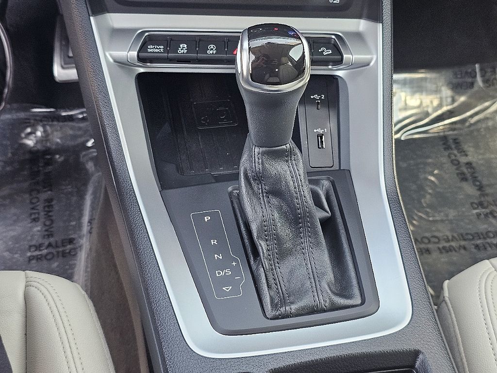 2020 Audi Q3 Premium Plus S line photo 27