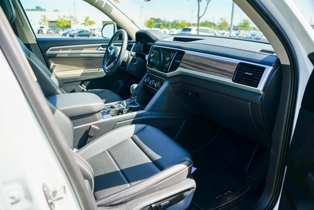 2023 Volkswagen Atlas SEL photo 34